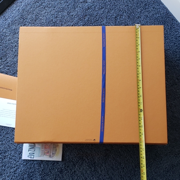 Louis Vuitton Gift Box, HUGE GIANT, EXTRA LARGE - Picture 3 of 7